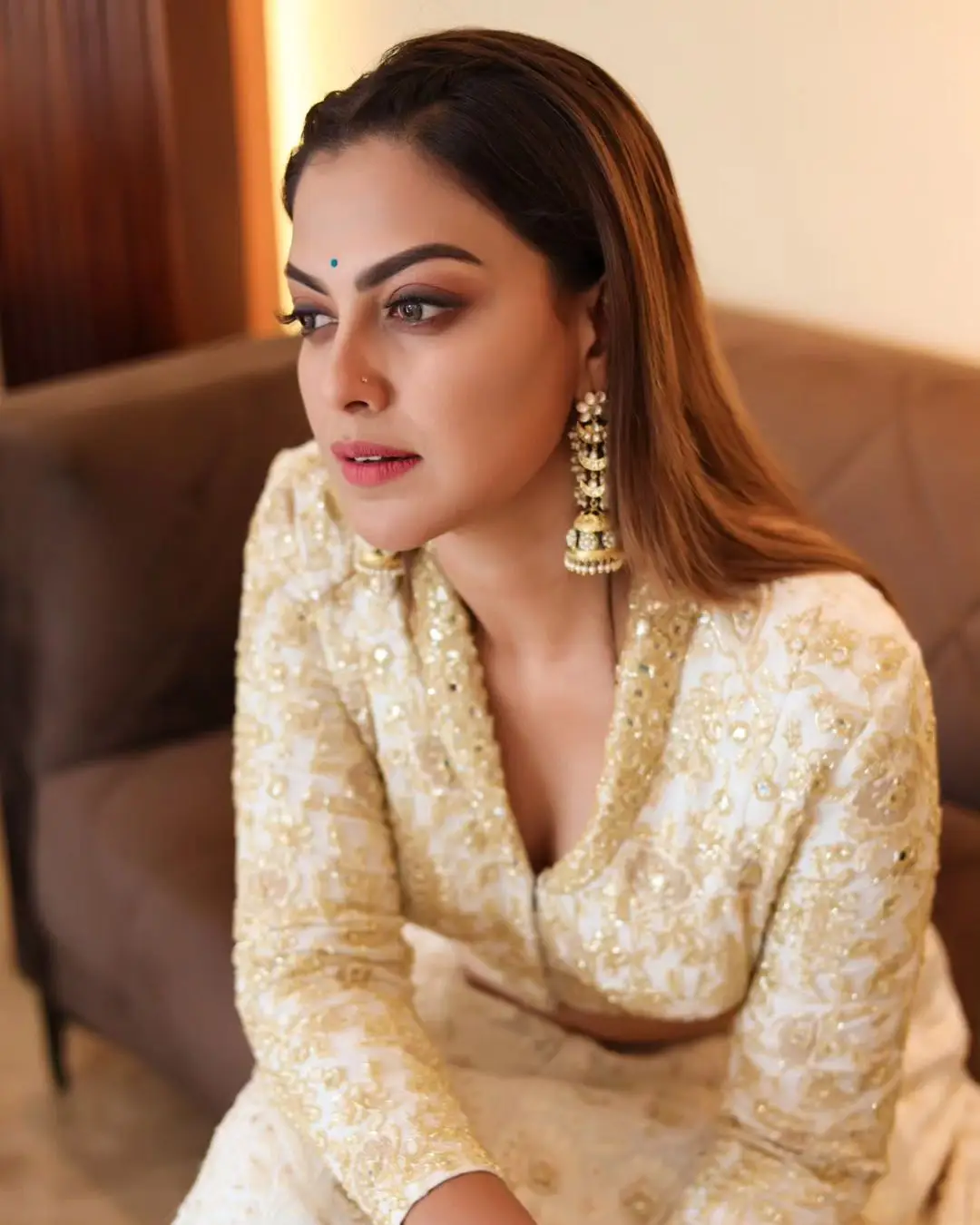 ANUSREE NAIR WEARING BEAUTIFUL EARRINGS JEWELLERY WHITE LEHENGA CHOLI